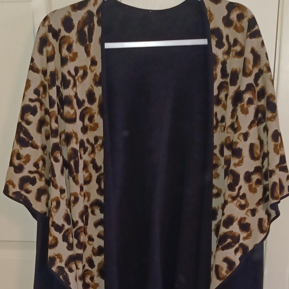 REVERSIBLE CAPE